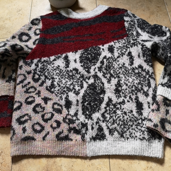 Acrylic Animal Print Patchwork Sweater! - Picture 11 of 16